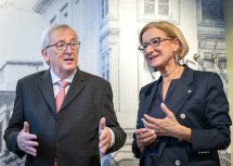 Landeshauptfrau Johanna Mikl-Leitner und Jean-Claude Juncker beim Zusammentreffen in Brüssel.