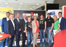 Kick-Off-Pressekonferenz zum Ironman 70.3 St. Pölten mit Sport-Landesrätin Petra Bohuslav (5.v.r.)