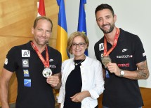 Gratulation zu WM-Silber: Alexander Horst, Landeshauptfrau Johanna Mikl-Leitner und Clemens Doppler (v.l.n.r.)