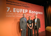 Landesrat NÖGUS-Vorsitzender Martin Eichtinger, Anna Petherick, Universität Oxford, und Gerald Gartlehner, Leiter des Departments für Evidenzbasierte Medizin und Evaluation und wissenschaftliche Leiter des Kongresses.