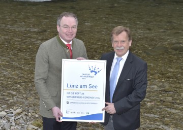 Im Bild von links nach rechts: Umwelt-Landesrat Dr. Stephan Pernkopf und Bürgermeister Martin Ploderer.