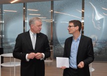 Landesrat Martin Eichtinger mit dem Geschäftsführer der Grafenegg KulturbetriebsGmBH Philipp Stein