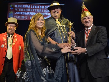 Landeshauptmann Dr. Erwin Pröll mit dem neuen Landesmarkgrafenpaar Stefanie I. und Gerhard I. sowie Günther Stoiber, Präsident der Herrengilde Oberwaltersdorf.