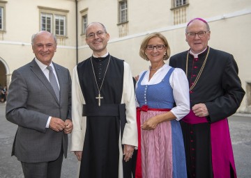 Weihe des neuen Abtes des Stiftes Lilienfeld: Landeshauptmann a. D. Erwin Pröll, Abt Pius Maurer, Landeshauptfrau Johanna Mikl-Leitner und Diözesanbischof Alois Schwarz (v.l.n.r.) 