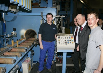 Landeshauptmann Dr. Erwin Pröll bei der Inbetriebnahme der neuen Strangpresse der Neuman Aluminium GmbH in Marktl.