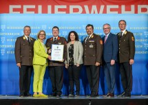 Landesfeuerwehrkommandant Dietmar Fahrafellner, Landeshauptfrau Johanna Mikl-Leitner, LH-Stellvertreter Stephan Pernkopf und stv. Landesfeuerwehrkommandant Martin Boyer gratulierten der FF Poysdorf zu 150 Jahren.