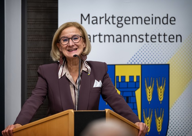 Ehrenbürgerschaft und Goldenes Ehrenzeichen für Bürgermeister a.D. Hans Gneihs aus Wartmannstetten