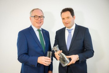 (v.l.) LH-Stellvertreter Stephan Pernkopf und Landwirtschaftsminister Norbert Totschnig