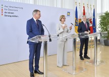 In einer Pressekonferenz im NÖ Landhaus in St. Pölten informierte heute, Mittwoch, die derzeitige Vorsitzende der Landeshauptleute-Konferenz, Landeshauptfrau Johanna Mikl-Leitner, über die Ergebnisse der Tagung. Mit am Podium: Der Landeshauptmann von Kärnten, Peter Kaiser sowie der oberösterreichische Landeshauptmann Thomas Stelzer.