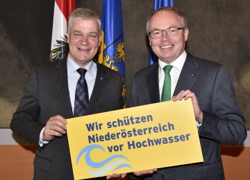 Im Bild von links nach rechts: Landtagsabgeordneter Anton Kasser und LH-Stellvertreter Stephan Pernkopf
