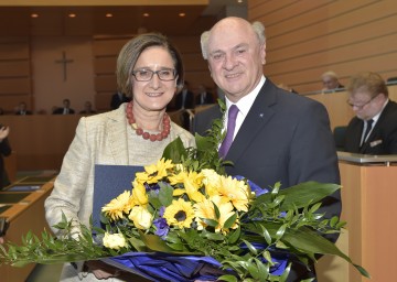 Landeshauptmann Dr. Erwin Pröll nahm die Angelobung der neuen Landeshauptmann-Stellvertreterin Mag. Johanna Mikl-Leitner vor.