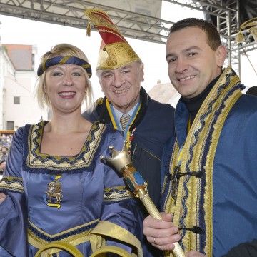 Im Bild Landeshauptmann Dr. Erwin Pröll mit dem neuen Landes-Markgrafenpaar Ines I und Dieter I.