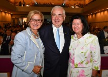Landeshauptfrau Johanna Mikl-Leitner, Generalanwalt Walter Rothensteinerund und Gattin Charlotte (v.l.n.r.)