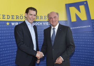Landeshauptmann Dr. Erwin Pröll und Staatssekretär Sebastian Kurz zum Thema Demokratiepaket.