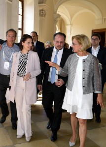 Landeshauptfrau Johanna Mikl-Leitner im Gespräch mit Karoline Edtstadler, designiertes Mitglied des Europäischen Parlaments und Bundesminister Alexander Schallenberg
