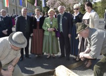 Eröffnung der Landesausstellung 2015 am Standort Neubruck: Bürgermeister Franz Größbacher (Gemeinde Frankenfels), Bürgermeisterin Petra Zeh (Gemeinde Annaberg), Elisabeth Pröll, Landeshauptmann Dr. Erwin Pröll, Bürgermeisterin Christine Dünwald (Gemeinde Scheibbs) und Bürgermeisterin Waltraud Stöckl (Gemeinde St. Anton an der Jeßnitz). (v.l.n.r.)