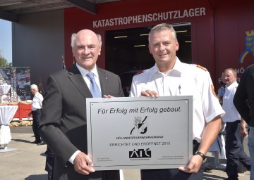 Landeshauptmann Dr. Erwin Pröll und Landesfeuerwehrkommandant Dietmar Fahrafellner.