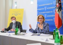 Landeshauptfrau Johanna Mikl-Leitner beim heutigen Ukraine-Gipfel im NÖ Landhaus.