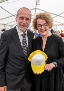 Landesrätin Christiane Teschl-Hofmeister und Kaufm. Direktor Gregor Herzog.