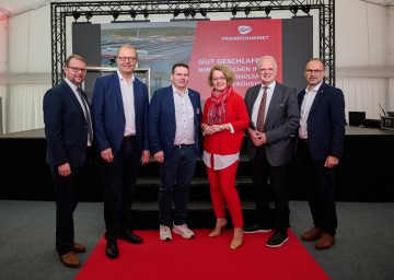 Gastronomie-Großmarkt in Krems feierlich eröffnet: Vizebürgermeister Florian Kamleitner, Transgourmet Österreich Geschäftsführer Manfred Hayböck, Standortgeschäftsleiter Matthias Srb, Landesrätin Christiane Teschl-Hofmeister, Bürgermeister Reinhard Resch und Transgourmet Österreich Geschäftsführer Thomas Panholzer (v.l.n.r.) 