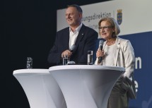 Landeshauptfrau Johana Mikl-Leitner im Gespräch mit Moderator Fritz Lengauer.