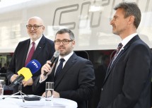 Präsentierten Angebotsausweitungen auf der Bahn ab Mai: ÖBB-Vorstandsvorsitzender Andreas Matthä, Mobilitäts-Landesrat Ludwig Schleritzko und VOR-Geschäftsführer Wolfgang Schroll (v.l.n.r.)
