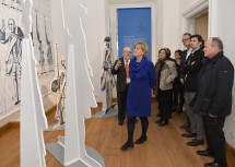 Univ.-Prof. (iR) Dr. Karl Vocelka führte Landesrätin Mag. Barbara Schwarz, Landeshauptmann-Stellvertreterin Mag. Karin Renner, LAbg. Bgm. René Lobner und NR Ing. Hermann Schultes durch die Ausstellung.