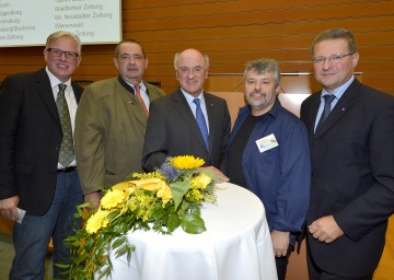 Mag. Carl Aigner, Direktor des NÖ Landesmuseums, Professor Thomas Jorda von den Niederösterreichischen Nachrichten, Landeshauptmann Dr. Erwin Pröll, Josef Schick, Leiter der Kulturvernetzung Niederösterreich und Mag. Hermann Dikowitsch, Leiter der Abteilung Kunst und Kultur beim Amt der NÖ Landesregierung (v.l.n.r.)