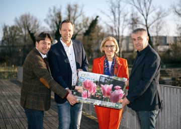 Franz Gruber, Geschäftsführer DIE GARTEN TULLN, Josef Böhmer, Pächter DIE GAUMENWEIDE, Landeshauptfrau Johanna Mikl-Leitner und Harald Marker, Pächter DIE GAUMENWEIDE.