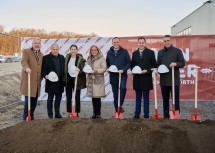 Ankerbrot-Gruppe investiert rund 30 Millionen Euro in die Bäckerei in Lichtenwörth: Klubobmann Klaus Schneeberger, Ankerbrot Geschäftsführer Walter Karger, Kerstin Gelbmann, Geschäftsführerin der Ankerbrot-Muttergesellschaft Austro Holding, Landeshauptfrau Johanna Mikl-Leitner, Landesrat Jochen Danninger, Bürgermeister Manuel Zusag und Johannes Ruisz, Geschäftsführer-Produktion (v.l.n.r.)