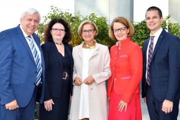 Bildungsdirektor Johann Heuras, Doris Wagner, Leiterin des Pädagogischen Bereiches, Landeshauptfrau Johanna Mikl-Leitner, Bildungs-Landesrätin Teschl-Hofmeister und Karl Fritthum, Leiter des Präsidialen Bereiches (v.l.n.r.)