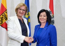 Landeshauptfrau Johanna Mikl-Leitner und Bundesratspräsidentin Margit Göll.