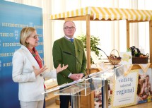 Landeshauptfrau Johanna Mikl-Leitner und LH-Stellvertreter Stephan Pernkopf stellten ein neues Unterstützungspaket für bäuerliche Betriebe vor.