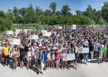 Die Schulaktion Nistkästen war ein voller Erfolg. Über 1500 Schülerinnen und Schüler, Pädagoginnen und Pädagogen aus 30 Schulen in ganz Niederösterreich setzten mit dem Bau von 7000 Nistkästen ein starkes Zeichen für den blau-gelben Umweltgedanken.