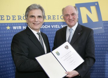 Bundesminister Werner Faymann und Landeshauptmann Dr. Erwin Pröll unterzeichneten heute den Vertrag für den Sicherheitsausbau der Weinviertler Schnellstraße B 303 im Abschnitt Stockerau – Hollabrunn-Süd.