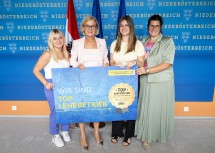 Jennifer Lugbauer, Landeshauptfrau Johanna Mikl-Leitner, Lisa Leitgeb und Personalchefin Verena Krammer (v.l.n.r.)