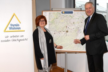 Landesrat Martin Eichtinger und Geschäftsführerin „Verein Wohnen“ Ingrid Neuhauser: Wir unterstützen Menschen, die auf Wohnungssuche sind und finanziell in Schwierigkeiten stecken, beim Wiedereinstieg in ein geordnetes Leben mit insgesamt 7,6 Millionen Euro