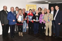 Senioren-Landesrätin Christiane Teschl-Hofmeister ehrte die diesjährigen NÖ Seniorensportlerinnen und Seniorensportler des Jahres - Master of the Year - in der NV-Arena St.Pölten