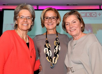 Landesrätin Petra Bohuslav, Landeshauptfrau Johanna Mikl-Leitner und NÖ Wirtschaftskammer-Präsidentin Sonja Zwazl beim Unternehmerinnenforum 2018 von „Frau in der Wirtschaft“ in Krems (v.l.n.r.).