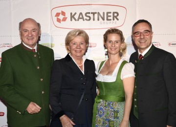 Gratulation zum 50. Geburtstag: Landeshauptmann Dr. Erwin Pröll mit Gattin Elisabeth Pröll, Präsidentin von „Hilfe im eigenen Land“, Christof Kastner und Gattin Antonia. (v.l.n.r.)