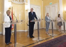 Von links nach rechts: Landeshauptfrau Johanna Mikl-Leitner, Bildungsminister Heinz Faßmann, Bundesministerin Christine Aschbacher und die Salzburger Landesrätin Maria Hutter