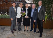 Bürgermeister Harald Leopold, Landeshauptfrau Johanna Mikl-Leitner, Archivleiter Dorli Demal sowie Mag. Johann Ennser und Ing. Erwin Hörmann vom Stadtarchiv (v.l.n.r.)