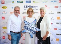 (v.l.) Josef Wildam, Bürgermeister Rossatz, Landeshauptfrau Johanna Mikl-Leitner und Michaela Zeiler, Niederösterreich Werbung.