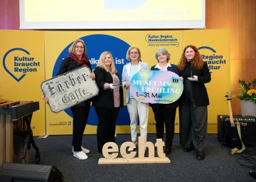 Museumsfrühling auch im Weinviertel (v.l.): Patrizia Mantler-Stockinger (Stadtmuseum Hollabrunn "Alte Hofmühle"), Melanie Lopin (Stadtmuseum Korneuburg), Landeshauptfrau Johanna Mikl-Leitner, Ulrike Vitovec (GF Museumsmanagement Niederösterreich), Katja Brunn (Stadtmuseum Korneuburg)
