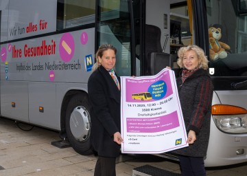 (v.l.) Sanitätsdirektorin Dr. Regina Klenk und Landesrätin Eva Prischl.