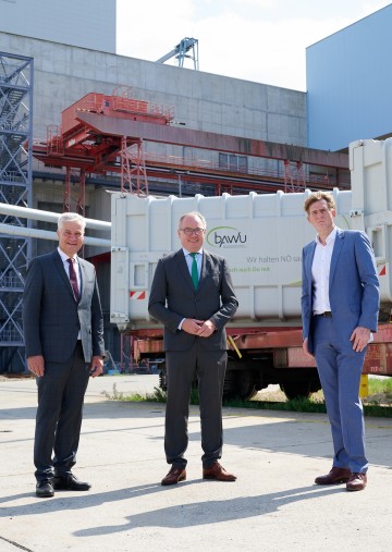 25 Jahre BAWU in der Müllverbrennungsanlage Dürnrohr, im Bild BAWU-Aufsichtsratsvorsitzender Anton Kasser, LH-Stellvertreter Stephan Pernkopf und EVN-Vorstandsdirektor Franz Mittermayer (v.l.n.r.).