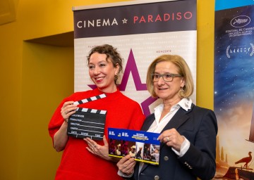 Landeshauptfrau Johanna Mikl-Leitner mit der Botschafterin der LUX-Filmtage Niederösterreich Ursula Strauss.