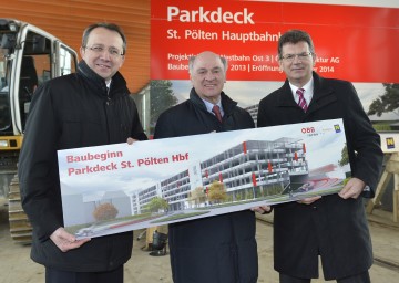 Baubeginn für das neue Parkdeck beim Bahnhof St. Pölten: Bürgermeister Mag. Matthias Stadler, Landeshauptmann Dr. Erwin Pröll und ÖBB-Geschäftsbereichsleiter Heinz Gschnitzer.