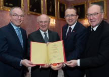 LH-Stellvertreter Stephan Pernkopf, Landeshauptmann a. D. Erwin Pröll, Bürgermeister Matthias Stadler und Diözesanbischof Alois Schwarz (v.l.n.r.)
