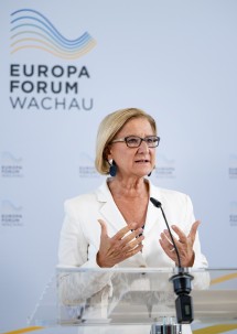 Landeshauptfrau Johanna Mikl-Leitner bei der Pressekonferenz.